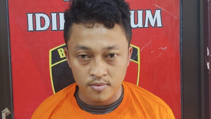 Suradi Zul Darma (30), pemilik senpi merk Carl Walther Pabrikulm/DO silver saat razia Diskotek Blue Star, Langkat. (Dok Polres Binjai)