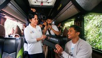 TelkomGroup memberangkatkan total 2.187 pemudik melalui 35 bus (20 bus IndiHome oleh Telkomsel, 10 bus Telkomsel Poin, 5 bus Indibiz) dan 3 kapal laut dengan berbagai tujuan di antaranya, Cirebon, Semarang, Tasikmalaya, Yogya, Surabaya, dan Madiun, melalui jalur utara maupun jalur selatan Pulau Jawa, serta di sisi barat menuju Lampung hingga Palembang.