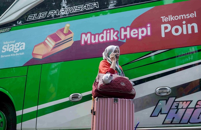 Telkomsel menghadirkan program Mudik Hepi Telkomsel Poin yang mengajak para pelanggan setia Telkomsel dan IndiHome untuk berpartisipasi aktif dalam program social movement berbagi kebaikan kepada sesama melalui penukarkan Telkomsel Poin yang dimiliki untuk dijadikan tiket mudik gratis bagi masyarakat yang membutuhkan. Melalui program tersebut, sebanyak 1.100 pemudik diberangkatkan ke kota-kota tujuan mudiknya, sehingga mereka dapat merasakan pengalaman pulang kampung dan merayakan Hari Raya Idul Fitri bersama keluarga di kampung halamannya.