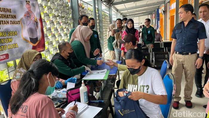 tes urine dan pemeriksaan gratis polres mojokerto kota