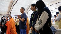 Sebuah upacara peringatan diadakan pada hari Jumat (5/4) untuk para korban gempa bumi besar baru-baru ini di Kabupaten Hualien Taiwan.
