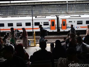 Kehabisan Tiket Kereta Antar-Kota? Coba Pakai Cara Ini