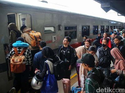 26 Ribu Penumpang Mudik dari Stasiun Senen Hari Ini