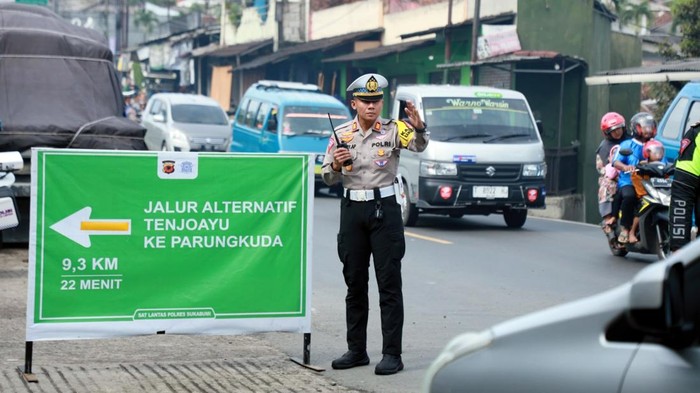 Arus lalulintas arah Sukabumi dialihkan via Tenjoayu