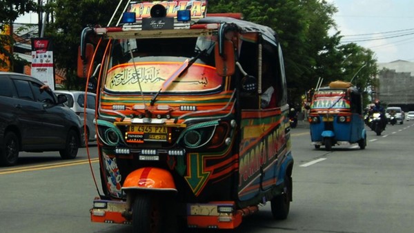 Bajaj Ramaikan Jalur Mudik di Pantura