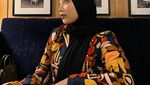 Gaya Keren Zara, Putri Ridwan Kamil Saat Ngopi di Kafe