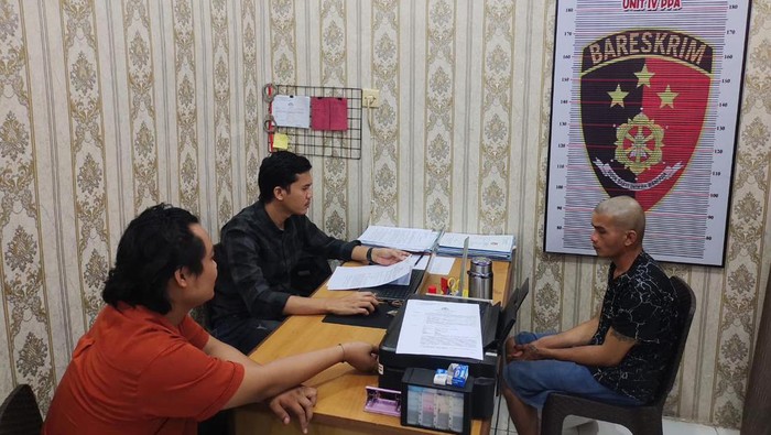 E (35) Pelaku pemerkosaan terhadap anak tiri di Limapuluh Kota, Sumbar. (Dok Polres Limapuluh Kota)