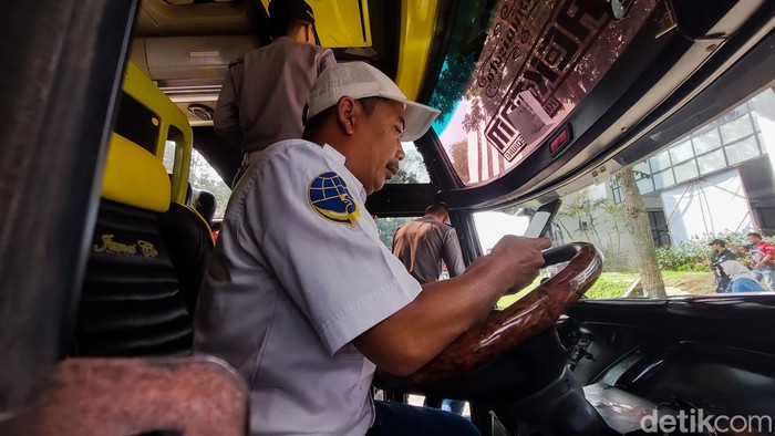 Eka, Sopir Bus yang antar Pemudik ke Yogyakarta