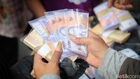 Uang yang tersedia dalam pecahan Rp 2 ribu, Rp 5 ribu, Rp 10 ribu, dan Rp 20 ribu.  