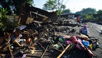 Sejumlah rumah rusak usai diterjang banjir lahar dingin Marapi.