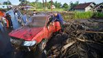 Kondisi Mobil dan Motor yang Jadi Korban Lahar Dingin Marapi