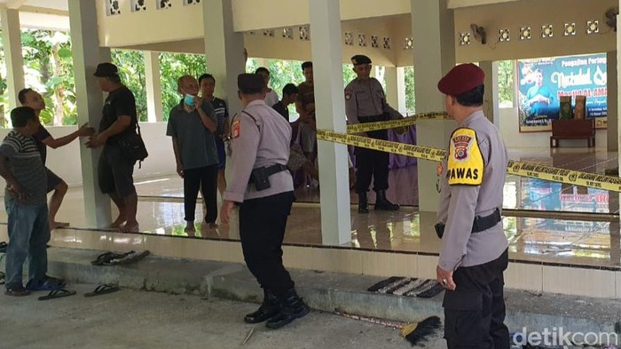 Kondisi TKP ledakan di Masjid Al-Amanah, RT 030 RW 015, Dusun Kalipetir Kidul, Kalurahan Margosari, Kapanewon Pengasih, Kulon Progo, Sabtu (6/4/2024).