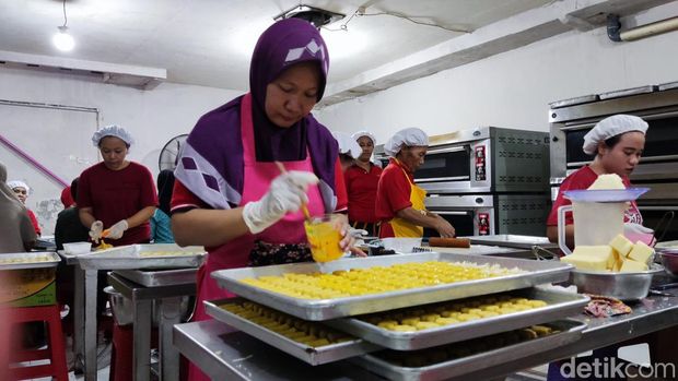 Kue kering di Surabaya banjir pesanan jelang Lebaran