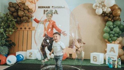 8 Foto Nikita Willy Gelar Perayaan Ultah Baby Issa di Panti Asuhan
