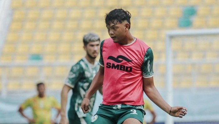 Penyerang PSS Sleman, Saddam Emiruddin Gaffar.