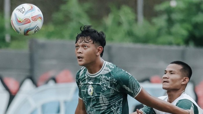 Penyerang PSS Sleman, Saddam Emiruddin Gaffar.