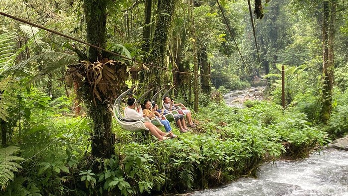 Potret Wahana Wisata Keranjang Sultan di Situ Gunung Sukabumi yang Disorot Will Smith Potret Wahana Wisata Keranjang Sultan di Situ Gunung Sukabumi yang Disorot Will Smith