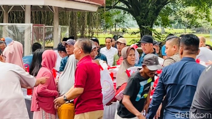 Aksi Peduli Jokowi: 1.000 Paket Sembako Meredakan Kesulitan Warga Bogor