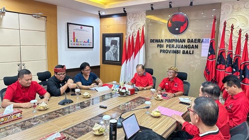DPD PDIP Bali dipimpin Wayan Koster rapat internal bersama seluruh DPC di Bali, Selasa (2/2/2024).