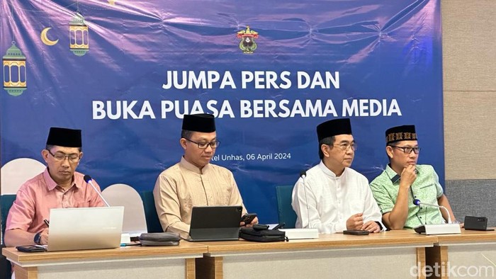 Rektor Unhas Prof Jamaluddin Jompa (baju putih). Ahmad Nurfajri/detikSulsel