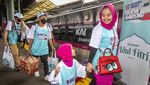 Ribuan Mitra Tukang-Mandor Mudik Gratis Naik Kereta Api Eksekutif