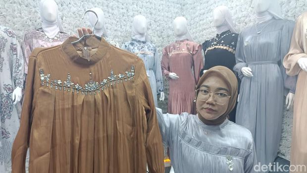 Shimmer Jadi Tren Baju Lebaran, Pedagang Tanah Abang Raup Rp 20 Juta/Hari
