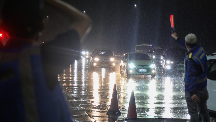 Perpanjangan Pemberlakuan One Way Jalur Kalikangkung Hingga Selasa Pukul 12.00