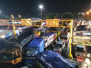 Arus Mudik, Pemudik di Lampung Antre Masuk Kapal ke Merak hingga 3 Jam