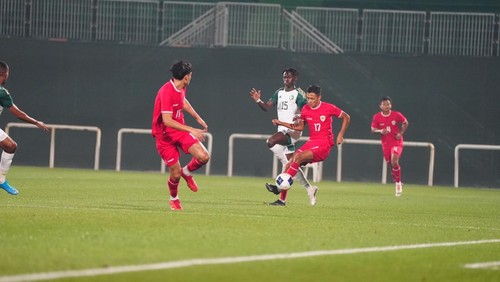 Timnas Indonesia U-23 menjalani laga uji coba melawan Arab Saudi. Garuda Muda tumbang 1-3.