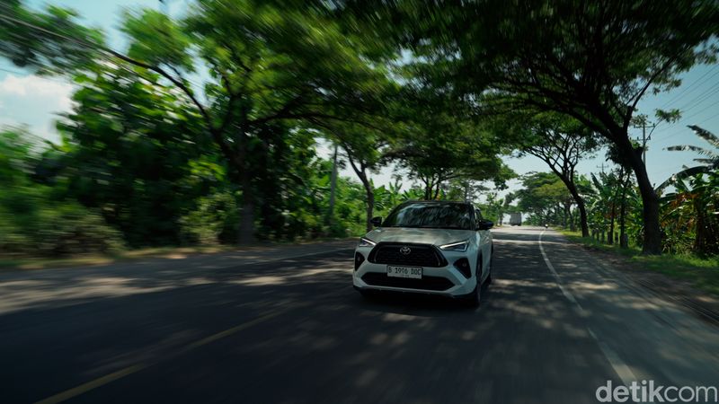 Cek jalur mudik jalur Pantura bersama Toyota Yaris Cross Hybrid.