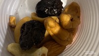 Menu kacang Arab sering dibagi antar jamaah