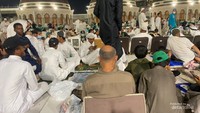Suasana itikaf di rooftop Masjidil Haram