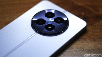 Varian yang kami terima adalah varian dengan warna Twilight Purple. Foto: detikINET/Anggoro Suryo Jati