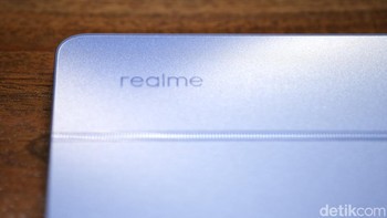 Realme 12 5G dibekali dengan chipset MediaTek Dimensity 6100+ 5G yang menawarkan kinerja tinggi dengan konfigurasi 8 inti, dikombinasikan dengan GPU Arm Mali-G57 dan RAM dinamis hingga 16GB.  Foto: detikINET/Anggoro Suryo Jati