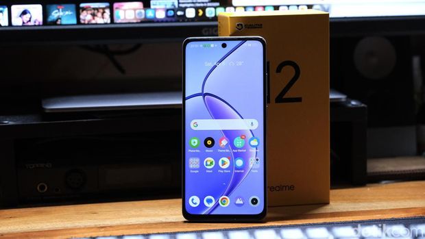 Unboxing Realme 12 5G