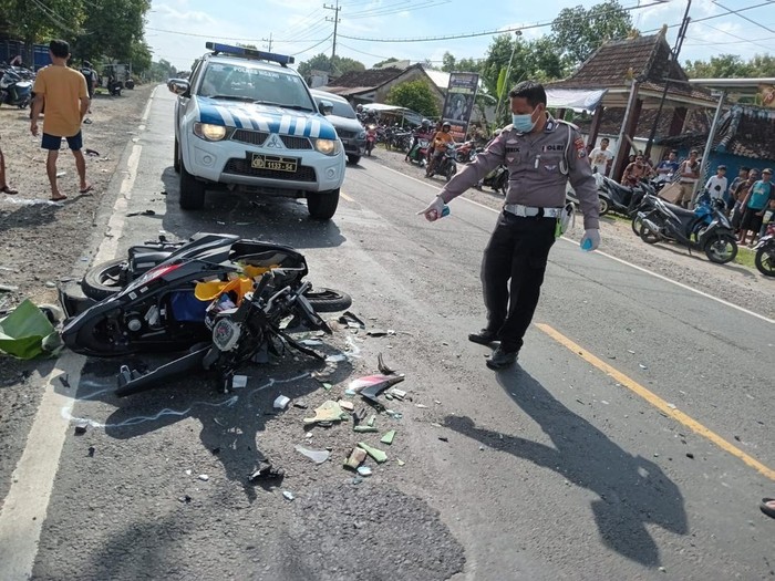 2  pemudik tewas tertabrak bus sumber selamat di ngawi
