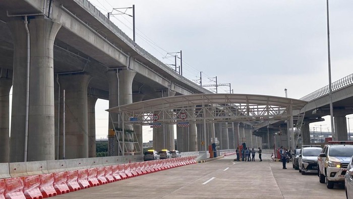 Akses Tol ke Stasiun Halim Kereta Cepat Whoosh