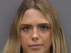 Wanita Ini Menyamar Jadi Gadis 14 Tahun, Kini Didakwa Kejahatan Seks