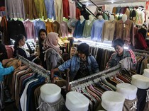 H-3 Lebaran, Pasar Johar Semarang Diserbu Pembeli