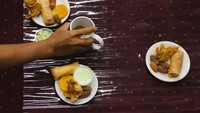 Section Head Reciprocating Engine Maintenance Yakin Field PHKT Ishak Andry Susanto mengatakan untuk meningkatkan kebersamaan para pekerja menyiapkan hidangan untuk berbuka puasa secara bersama-sama.