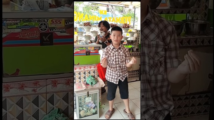 Gegara Tren ‘Goyang Nasi Padang’, Warung Nasi Padang Ini Jadi Viral