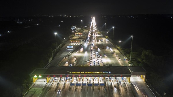 Gerbang Tol Cikampek Utama Ramai Lancar Pagi Tadi