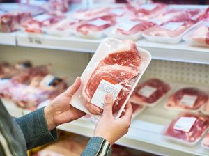 7 Tips Memotong Daging Sapi Agar Empuk dan Tidak Alot