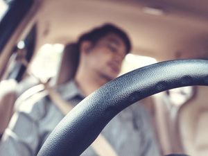 Apa Itu Microsleep, Tidur Singkat yang Bisa Mengancam Nyawa