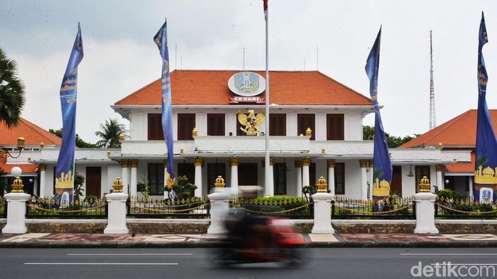 Jalanan Kota Surabaya Lenggang Jelang Lebaran 2024 Jalanan Kota Surabaya Lenggang Jelang Lebaran 2024