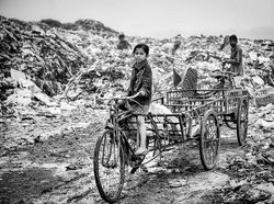 Kumpulan Potret Menohok Tampilkan Pekerja Anak di Bawah Umur