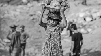 Fotografer Hana Pešková melakukan perjalanan di Bangladesh pada tahun 2018. Foto: Hana Pešková/Boredpanda