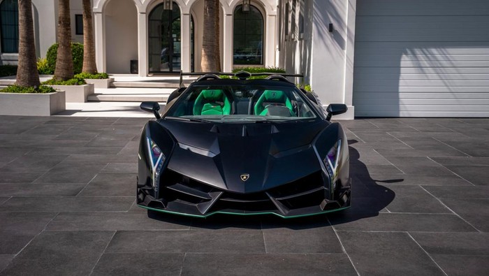 Lamborghini Veneno Roadster