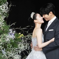 Pasangan artis Korea itu kini telah dikaruniai seorang anak perempuan yang lahir pada Senin (5/2/2024). Foto: dok. Instagram @xx__dain