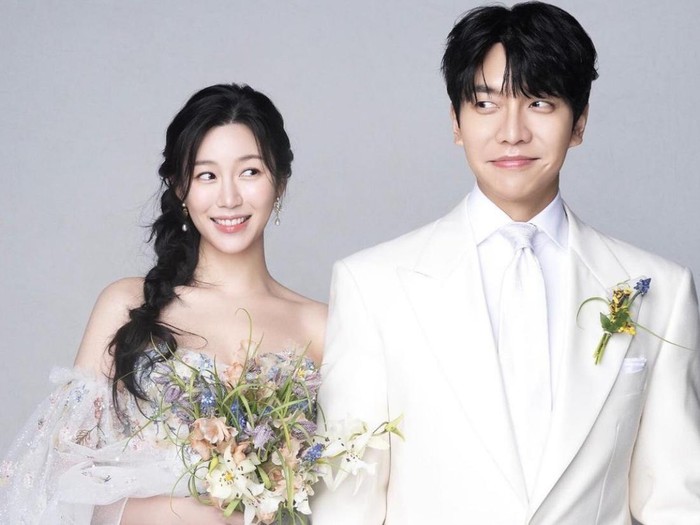 Lee Seung Gi dan Lee Da In merayakan satu tahun pernikahan
